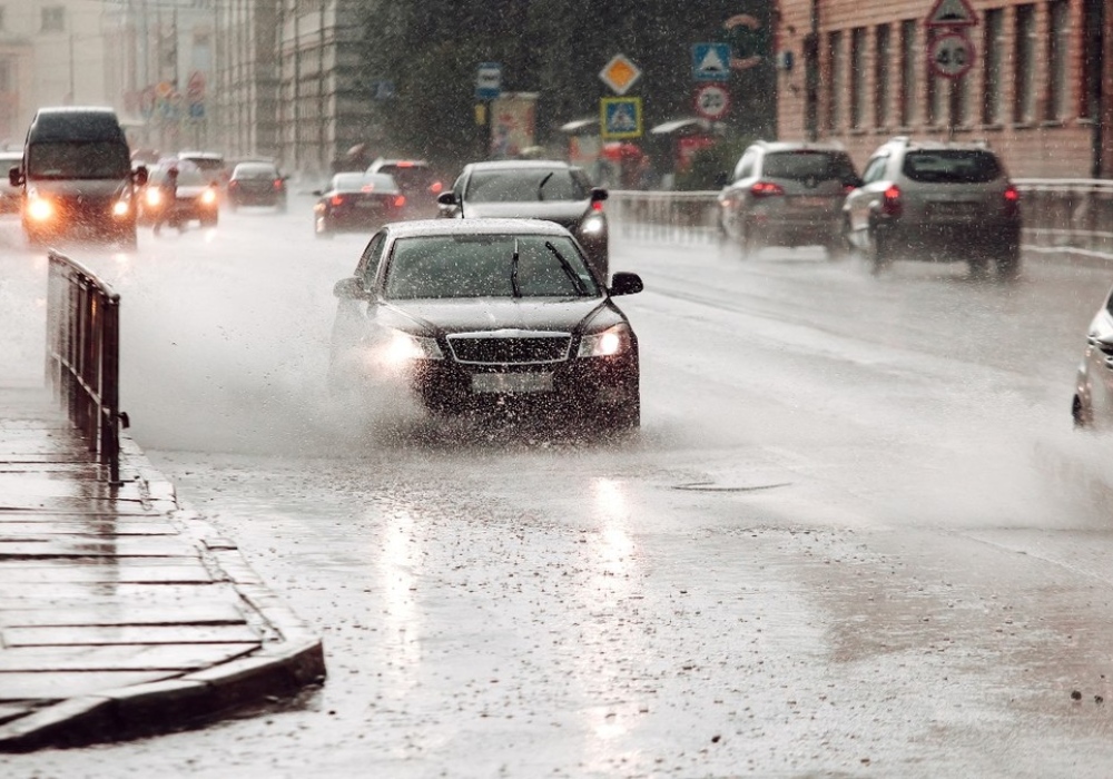 Cómo evitar daños en el motor de tu auto en época de lluvias