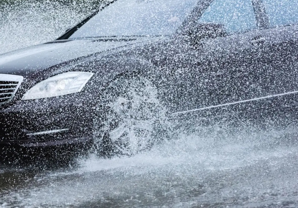 Cómo evitar daños en el motor de tu auto en época de lluvias