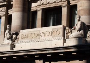 Banxico seguirá aumentando su tasa de interés para contener inflación