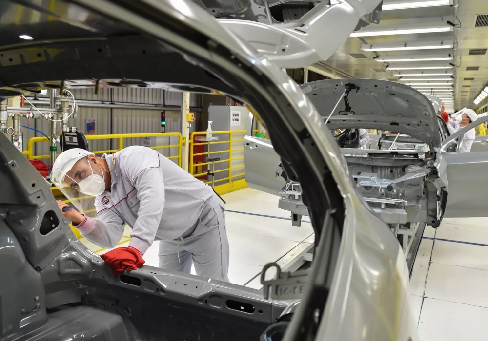 México se perfila como líder en fabricación de autopartes; nearshoring