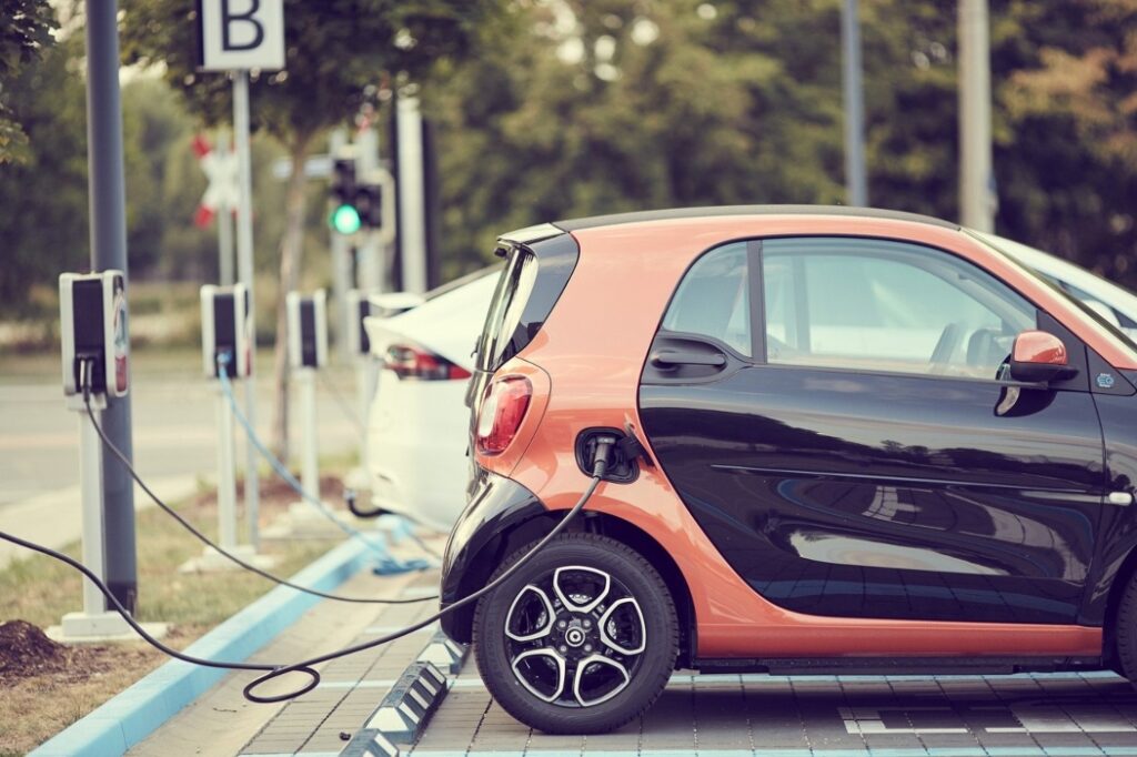 Venta de autos eléctricos se multiplicó por 30 en cinco años