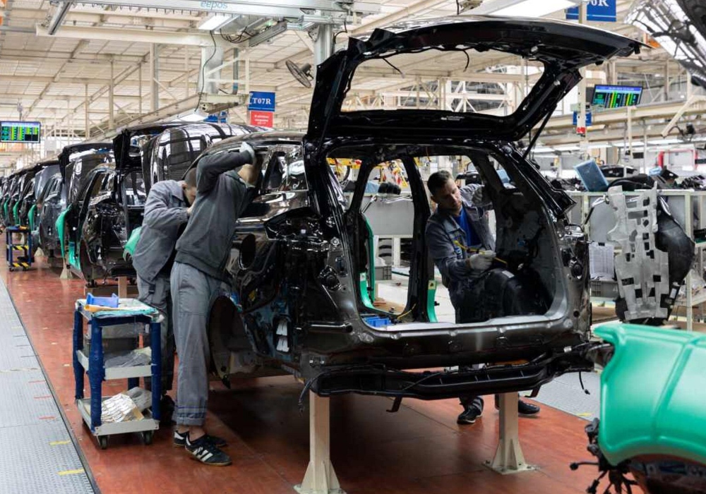 Industria automotriz de México espera pronta solución a huelga en Estados Unidos