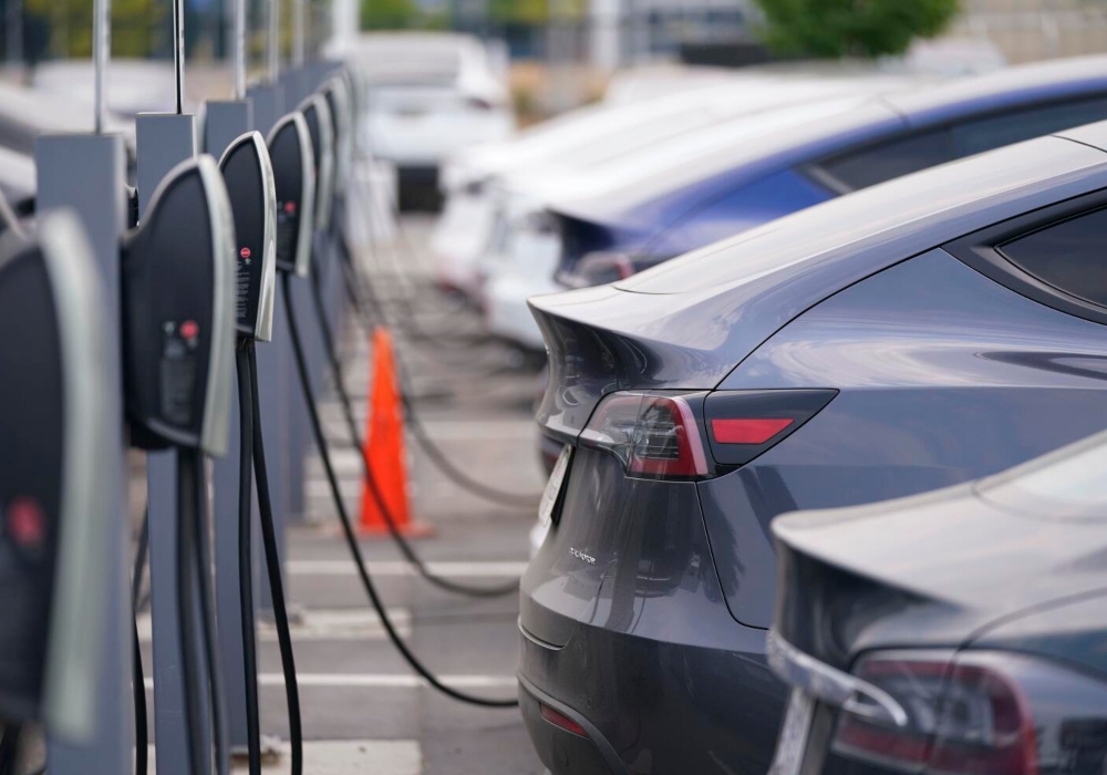 Venta de autos eléctricos aumento a un ritmo mayor que la infraestructura de carga