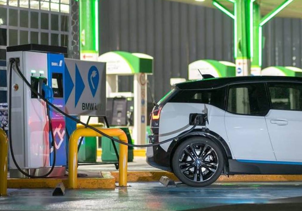 Una iniciativa quiere bajar impuestos para impulsar los autos eléctricos