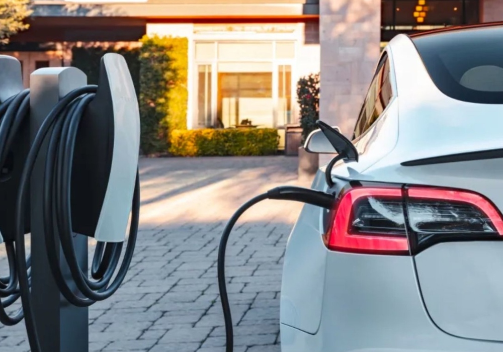 Una iniciativa quiere bajar impuestos para impulsar los autos eléctricos